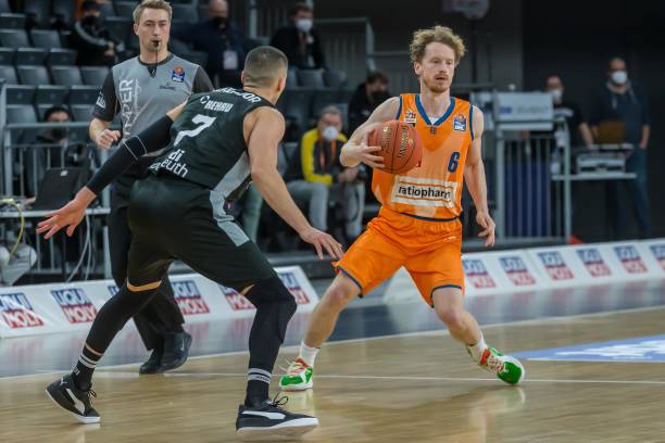 严峻考验 严峻考验