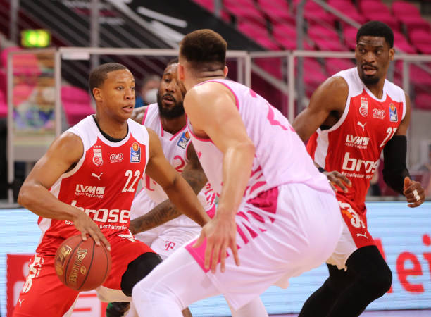 足与认同感 足与认同感